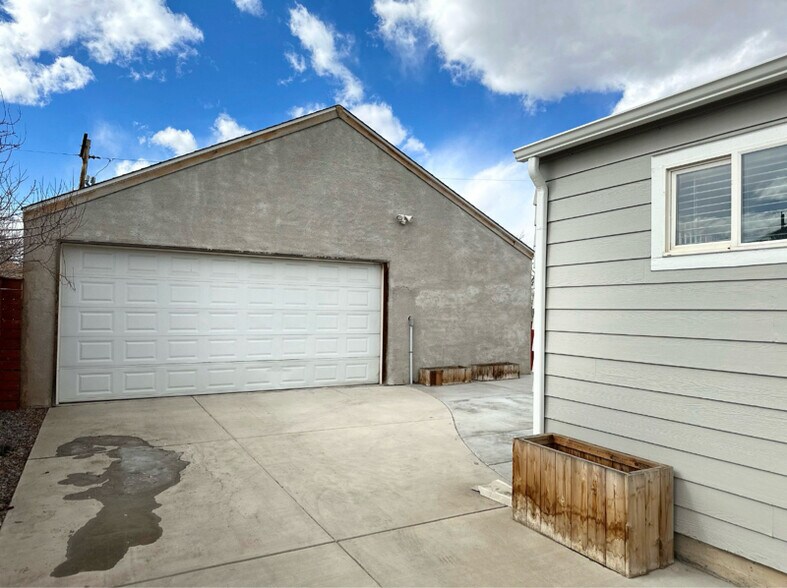 Building Photo - 1875 S Raritan St