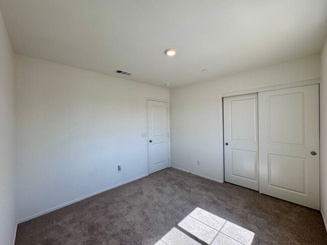 Building Photo - Newly built 4 bedroom Winchester home for ...