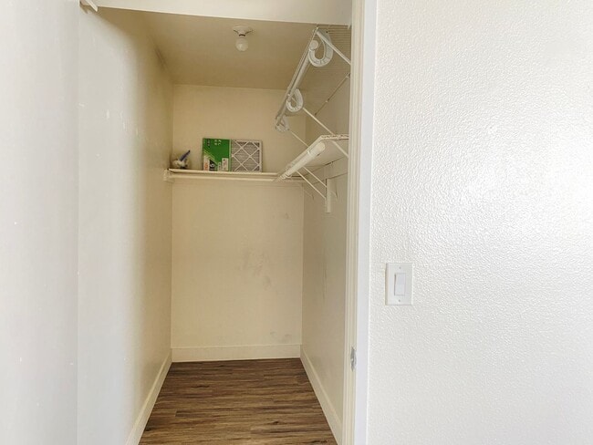 Building Photo - 2500 Abbot Kinney Blvd