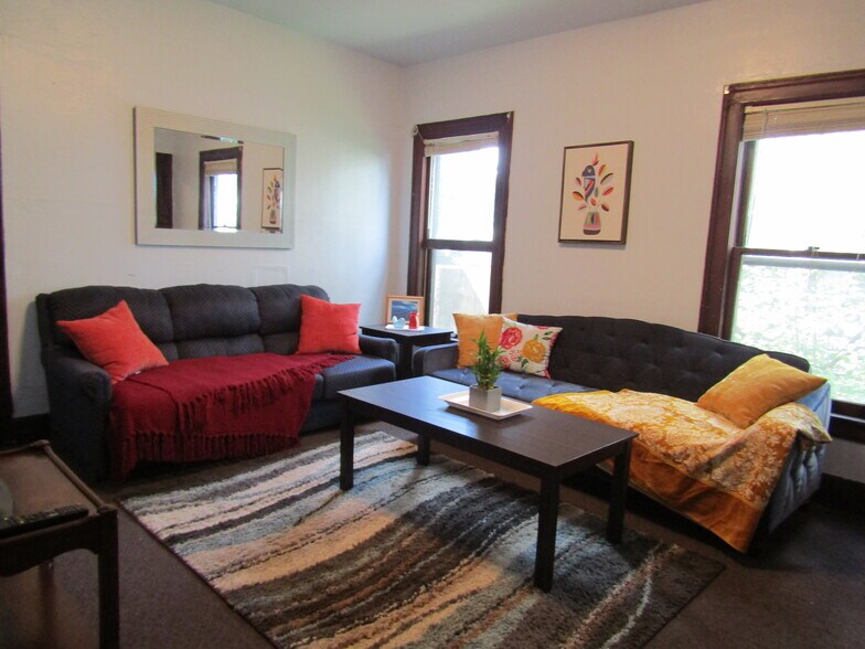 Primary Photo - 171 W End Ave