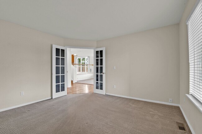 Building Photo - 705 Witchhazel Ct