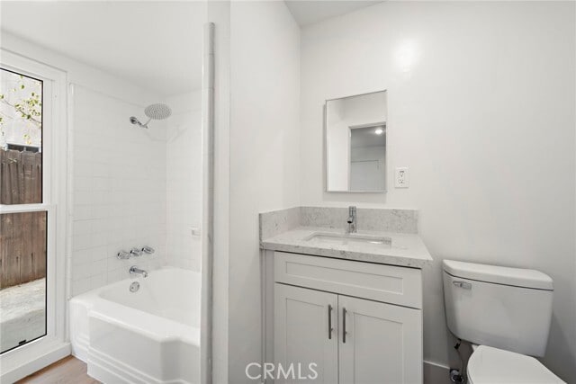 Building Photo - 240 Avenida Lobeiro