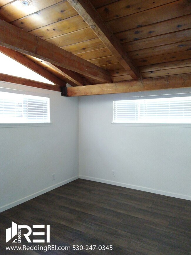Building Photo - 850 Locust St