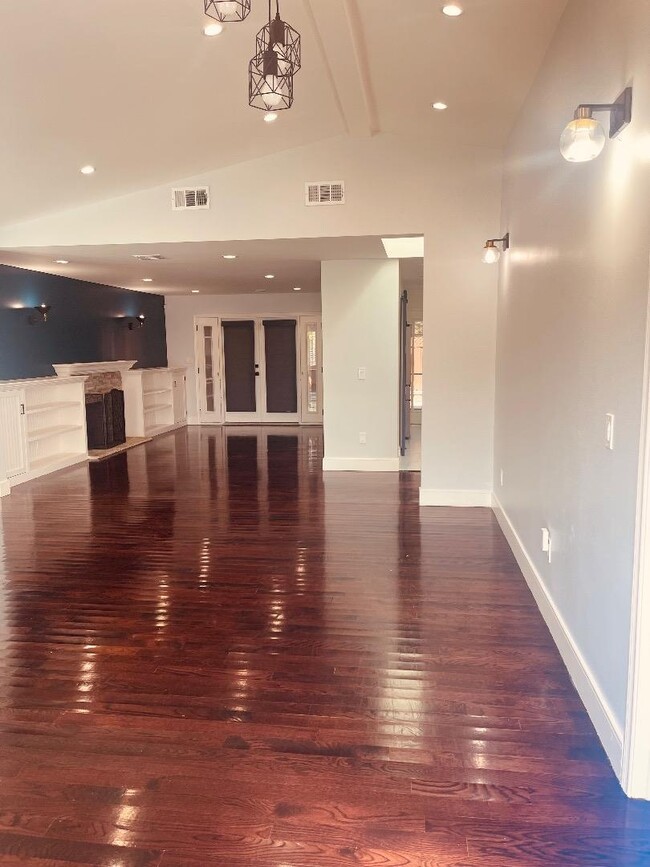 Building Photo - 3495 Meridian Ave