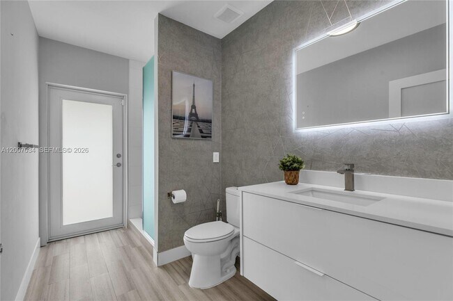 Building Photo - 13540 SW 98th Ct