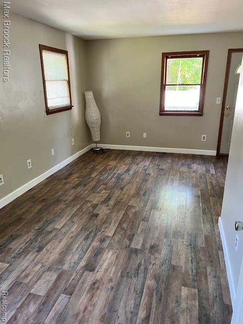 Building Photo - 727 E Madge Ave