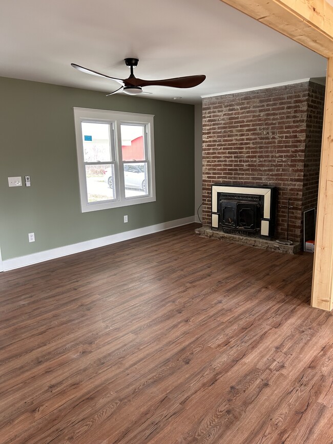 Building Photo - 6115 Zander Rd