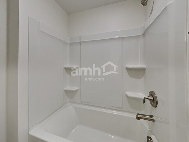 Building Photo - 2200 Brook Enclave Trail