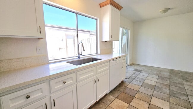 Building Photo - 2344 Canyon Park Dr