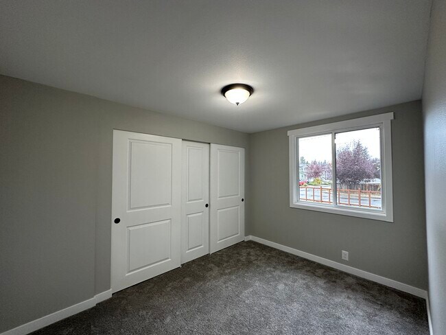 Building Photo - 3113 Harold Dr SE