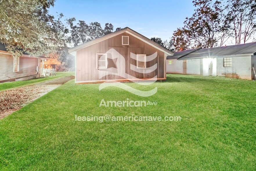 Building Photo - 2824 22nd St