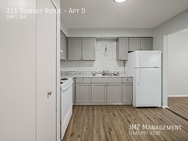 Building Photo - 211 Summit Ridge-Apt D