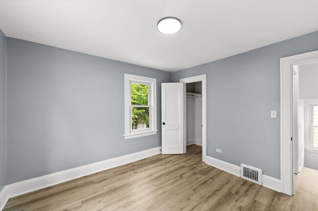 Building Photo - 11100 Thrush Ave
