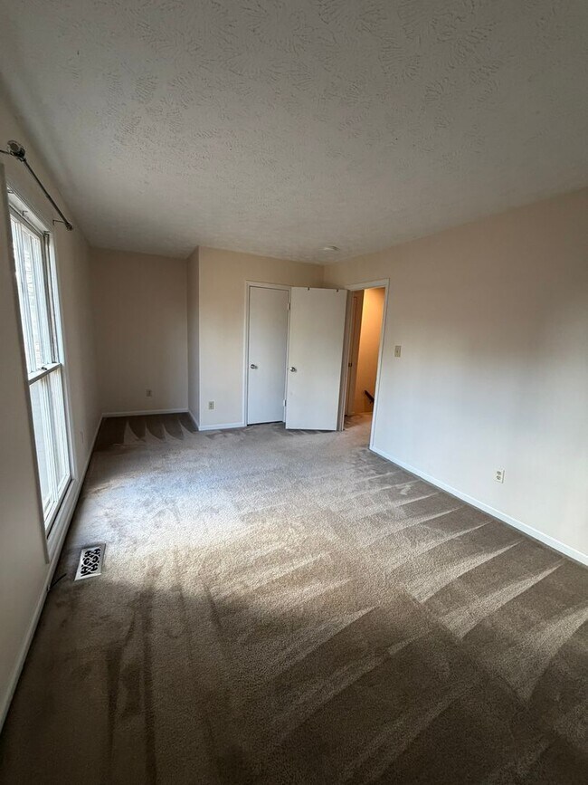 Building Photo - 4615 Dow Ct