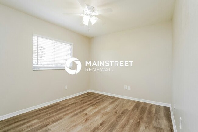 Building Photo - 820 SW 11th Pl