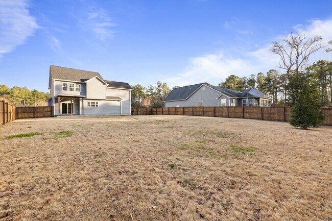 Building Photo - Evans Crossing