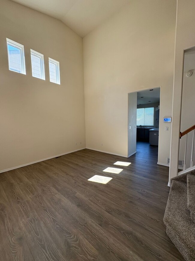 Building Photo - Stunning 2-Story 4 Bedroom Home With Finished Walk-Out Basement and Bonus Room