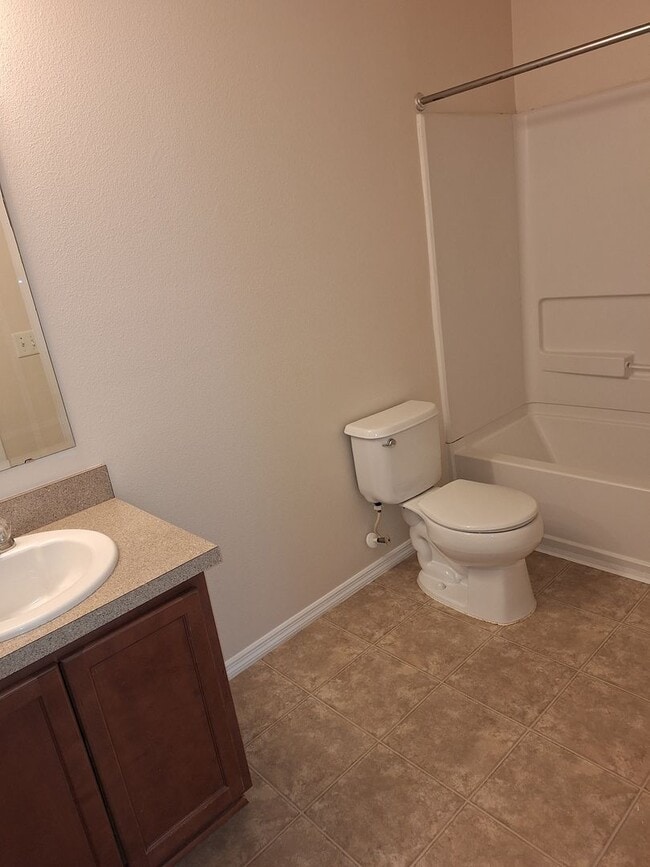 Building Photo - 3BR 2.5 BA LANDINGS AT SUGAR MILL TOWNHOME!