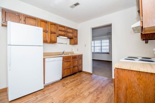 Building Photo - 1617-1619 Handley Place