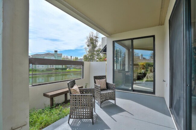Building Photo - 530 Shorebird Cir