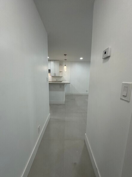 Building Photo - 2112 Garfield St