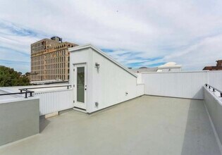 Building Photo - 1326 N 5th St