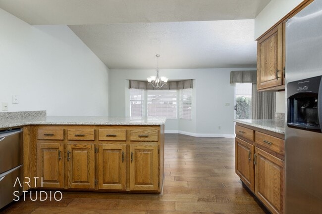 Building Photo - 4 Bedroom 2.5 Bath Home in Creekside Village