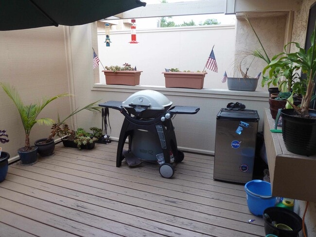 Building Photo - 3288 Via Marin