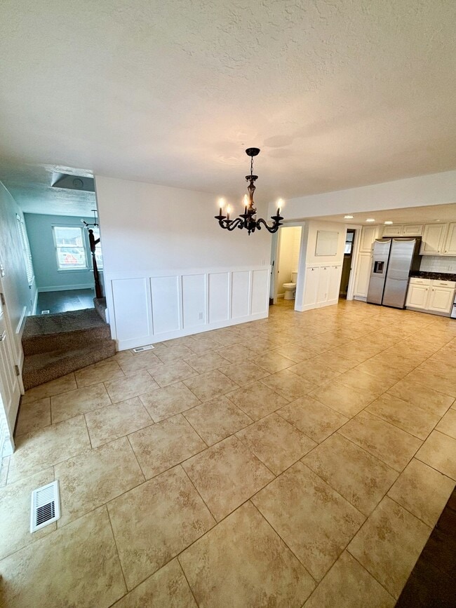 Building Photo - 1657 N 645 W St