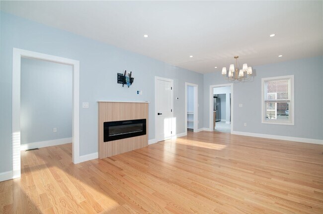 Building Photo - 45 Tainter St