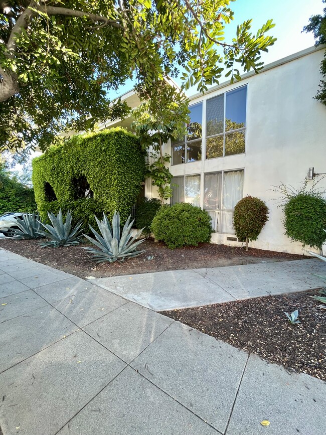 Building Photo - 1230 Princeton St