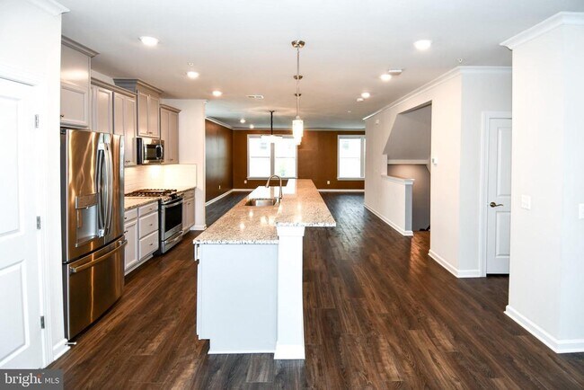 Building Photo - 20739 Heron Landing Dr