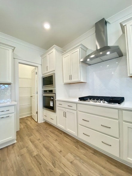 Building Photo - 643 Conifer Dr