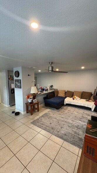 Building Photo - 6809 Blue Dawn Trl