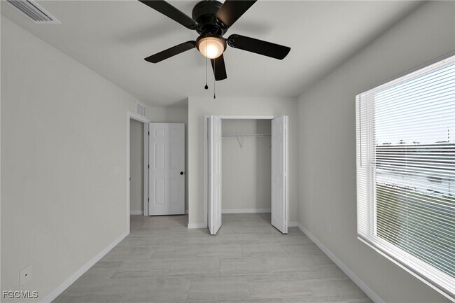 Building Photo - 1106 NE 11th Ave