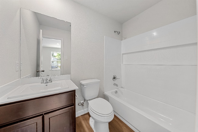 Building Photo - 2408 McKenzie Ave