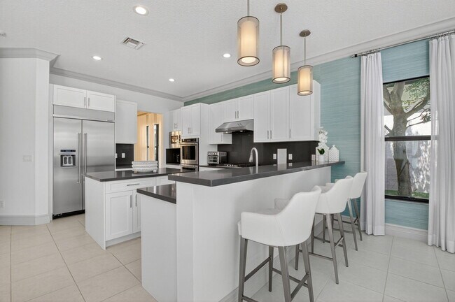 Building Photo - 16726 Picardy Way