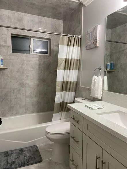 Building Photo - 9303 De Adalena St