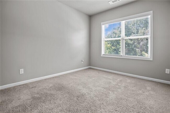Building Photo - 1153 Chester Wy