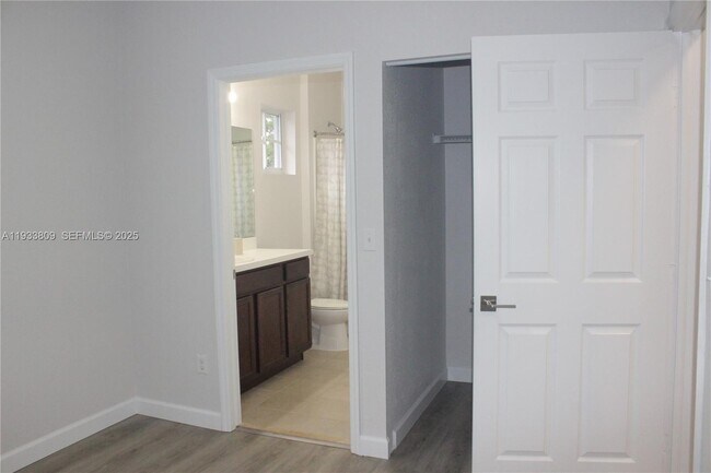 Building Photo - 3558 NW 29th Ct