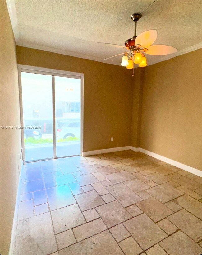 Building Photo - 20505 E Country Club Dr