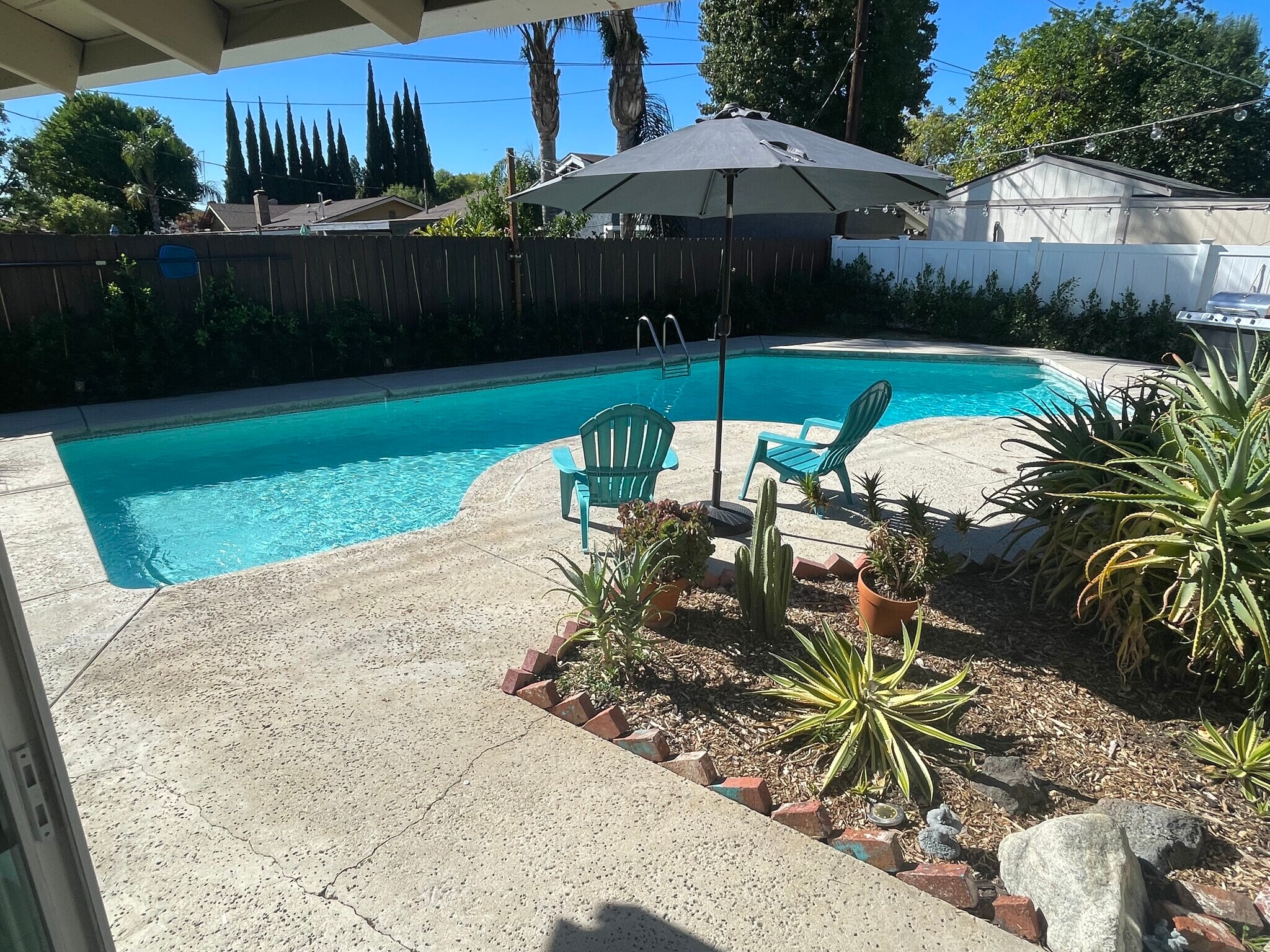 Building Photo - 16420 Minnehaha St