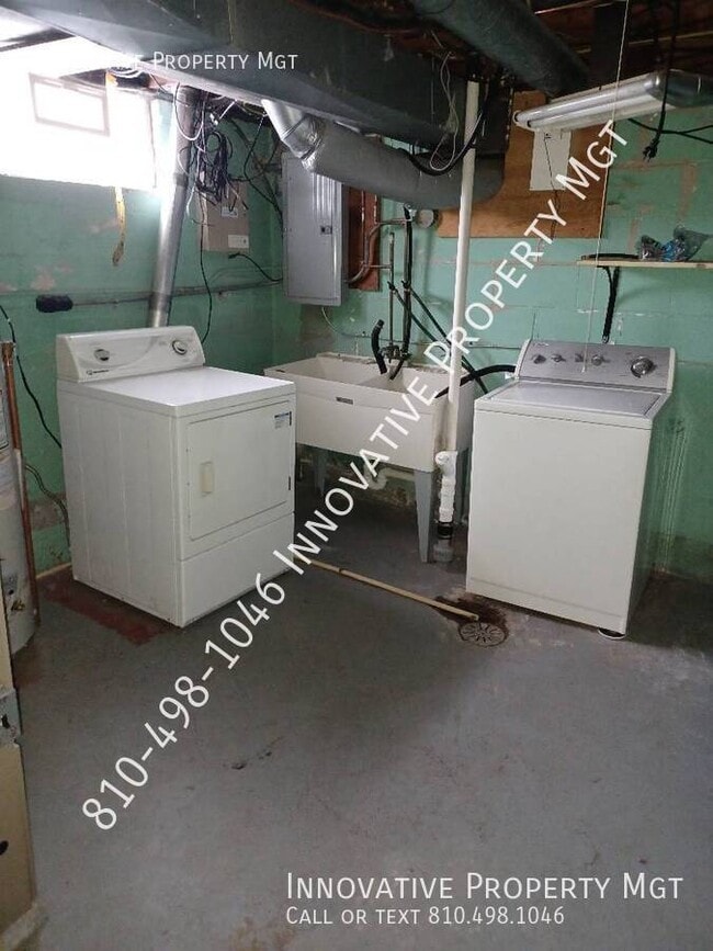 Building Photo - 611 Roome Ct