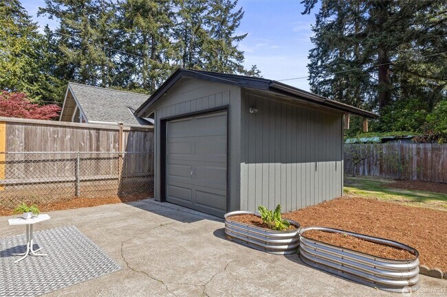 Building Photo - 4Bd/1.75Ba Seattle House