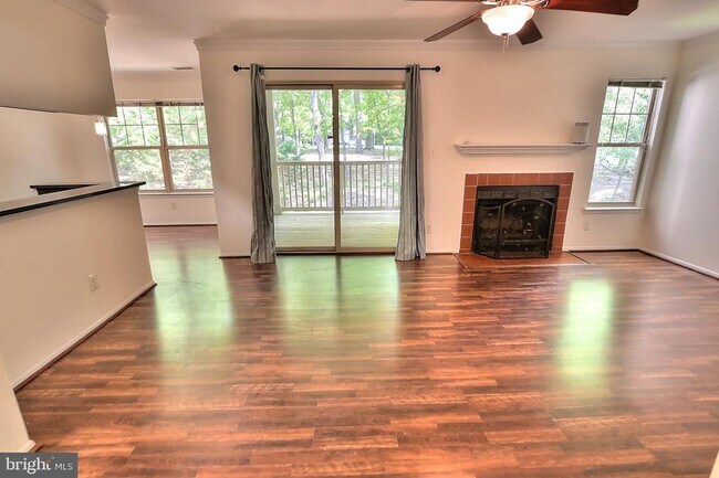 Building Photo - 1702 Ascot Way