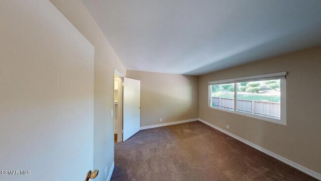 Building Photo - 2585 Northshore Ln