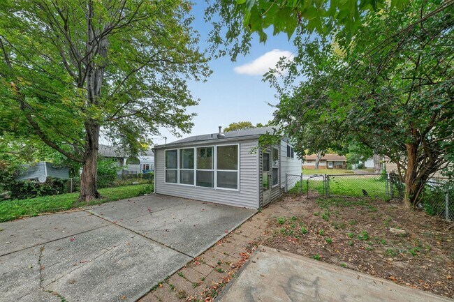 Building Photo - 138 Grampian Rd