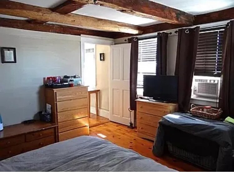 Building Photo - 12 Portland Ave