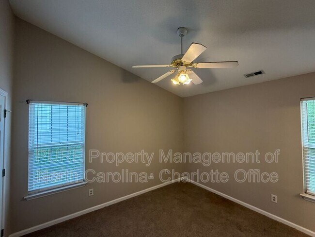 Building Photo - 3385 Hunting Wood Ct