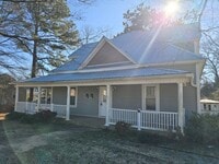Building Photo - NEW LISTING!!!